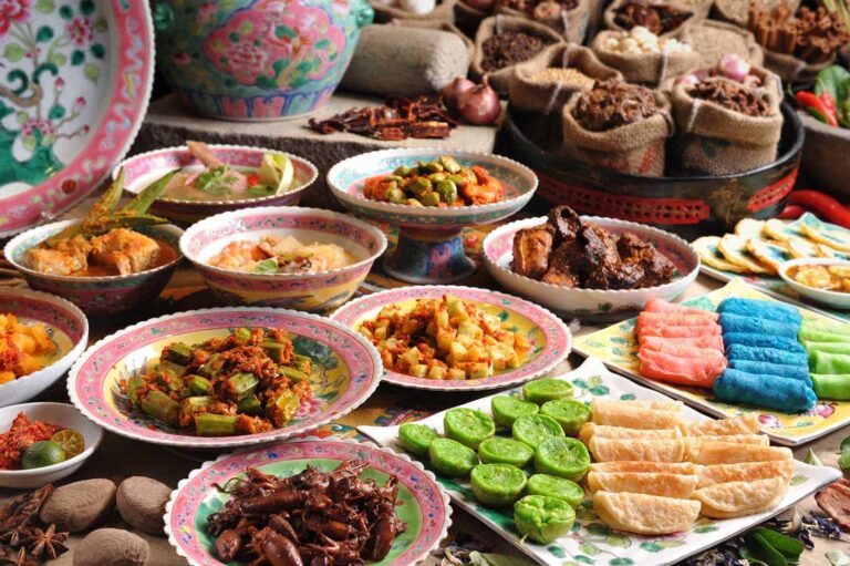 Penangin salmikiinalainen kulttuuri ja sen kulinaariset tavat.